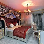 Ξενοδοχείο Camelot Boutique (adults Only) 4*