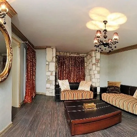 Camelot Boutique (adults Only) מלון אקיארלר