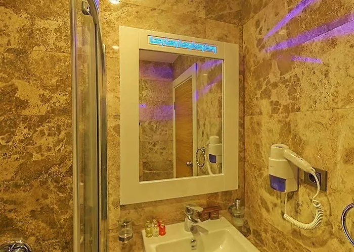 Отель Camelot Boutique (adults Only) 4*