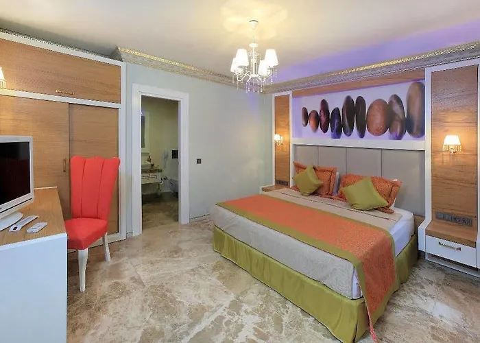 Отель Camelot Boutique (adults Only) 4*